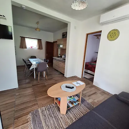 Eletviraga Vendeghaz Apartment Balvanyos